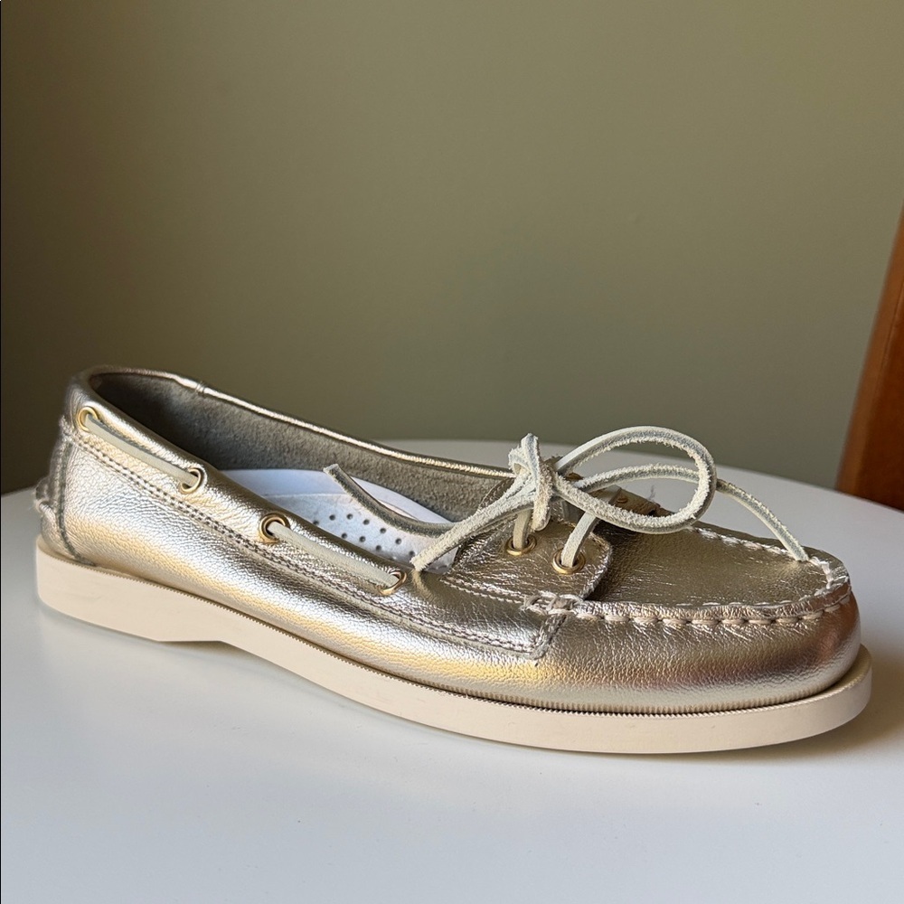 Lauren Ralph Lauren Yarina Boat shoes light gold metallic leather flaw